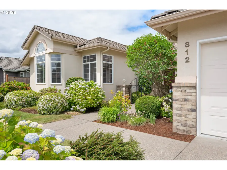 812 Marilyn Ct, Springfield, OR 97477 - #3
