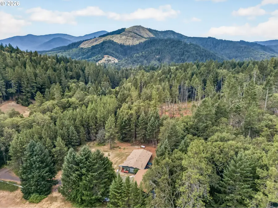 530 Ingalls Ln, Wilderville, OR 97543 - #3