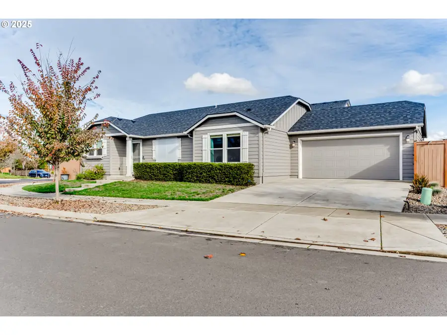 1371 Tirion Ave, Eugene, OR 97404 - Image #2