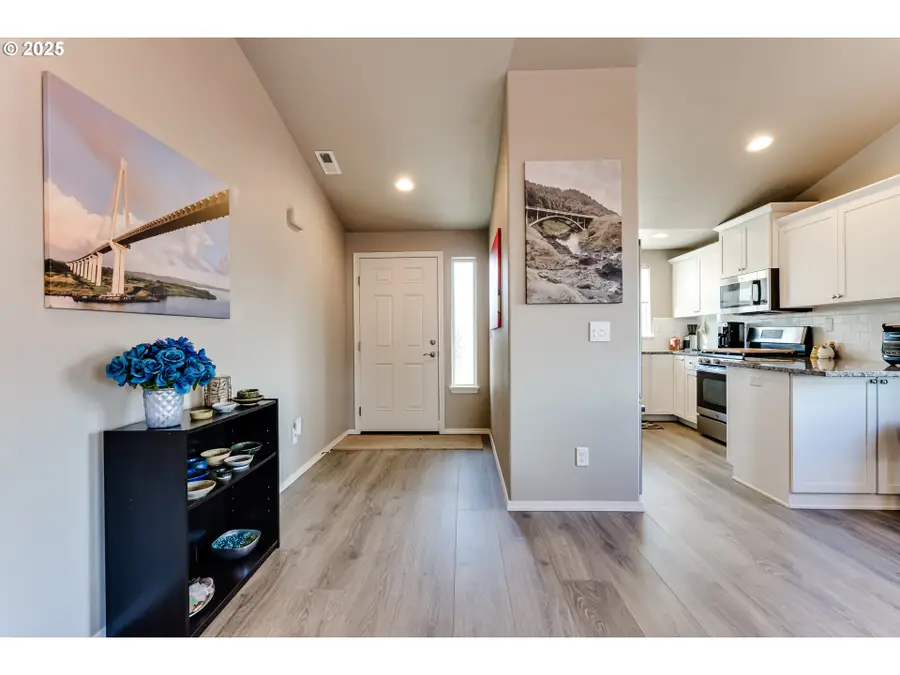 1371 Tirion Ave, Eugene, OR 97404 - Image #3