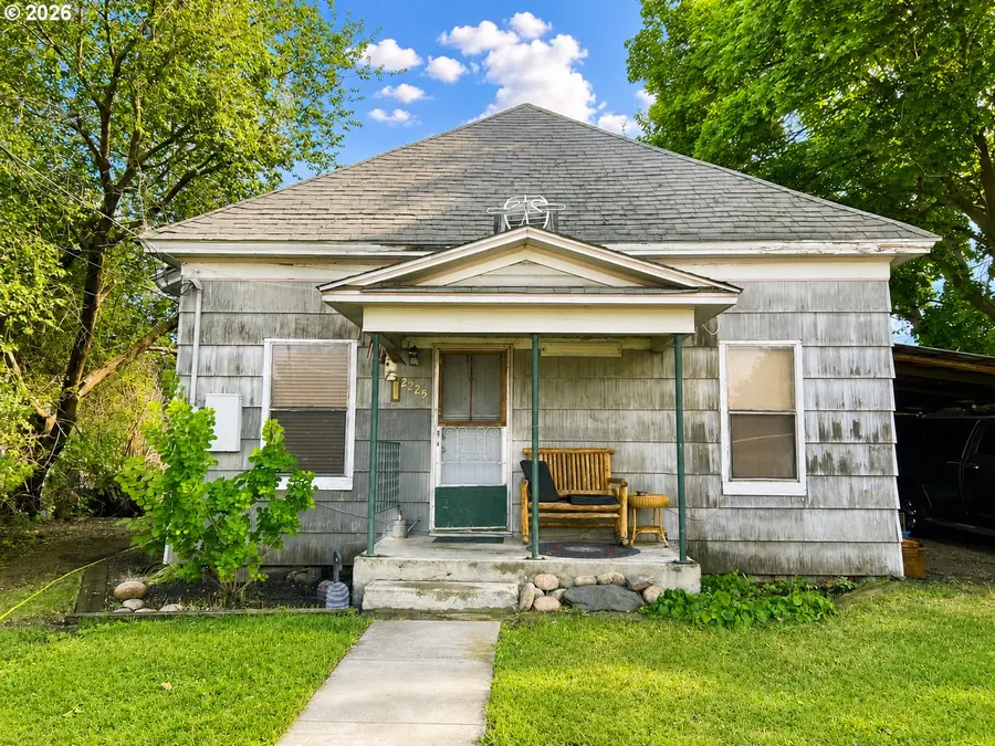 2225 Ohio Ave, Baker City, OR 97814 - #2