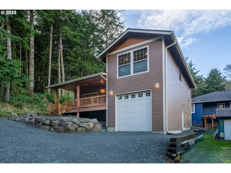 303 S Marine St, Rockaway Beach, OR 97136 - Image #2