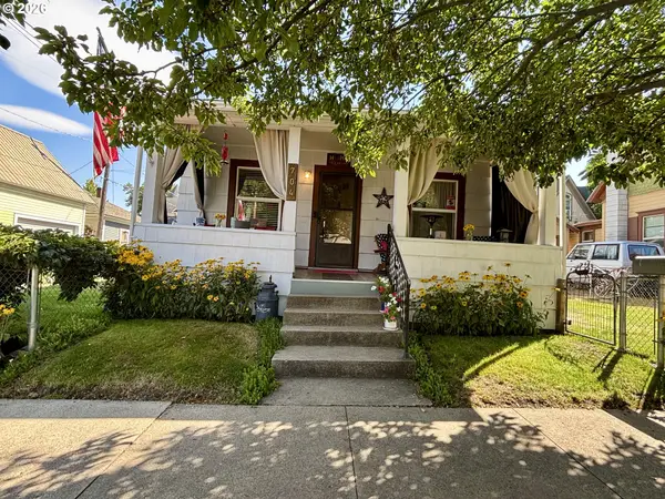 704 Main Ave, LaGrande, OR 97850