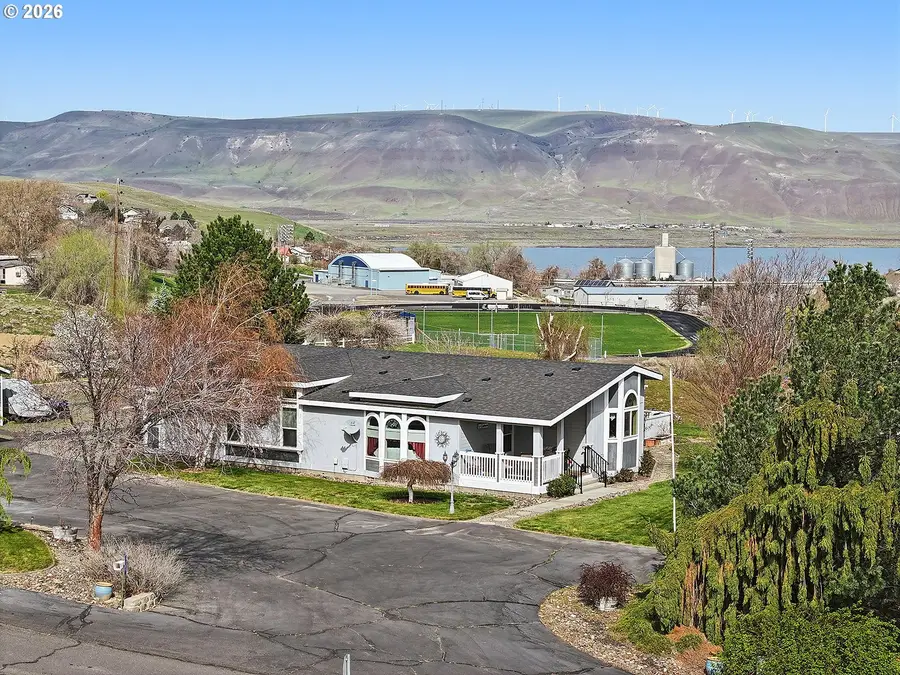 1105 Columbia View Dr, Arlington, OR 97812 - #2