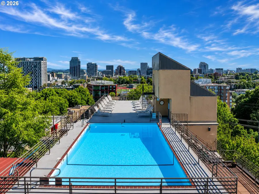 2021 SW Main St #33, Portland, OR 97205 - #2
