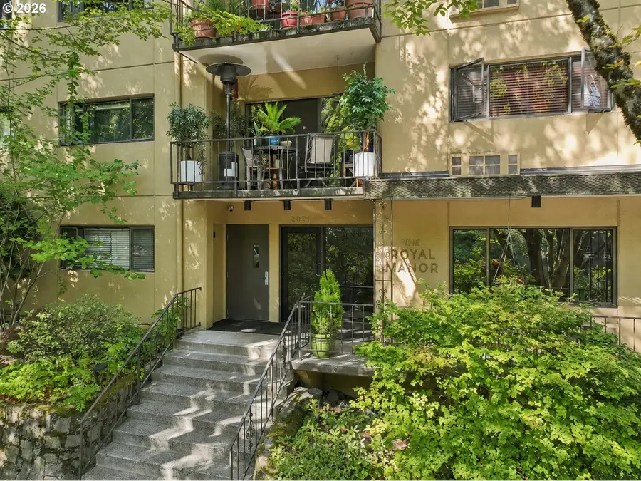 2021 SW Main St #33, Portland, OR 97205 - #3