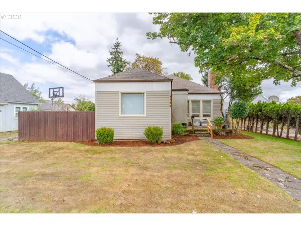 1162 SE Lyle St, Dallas, OR 97338