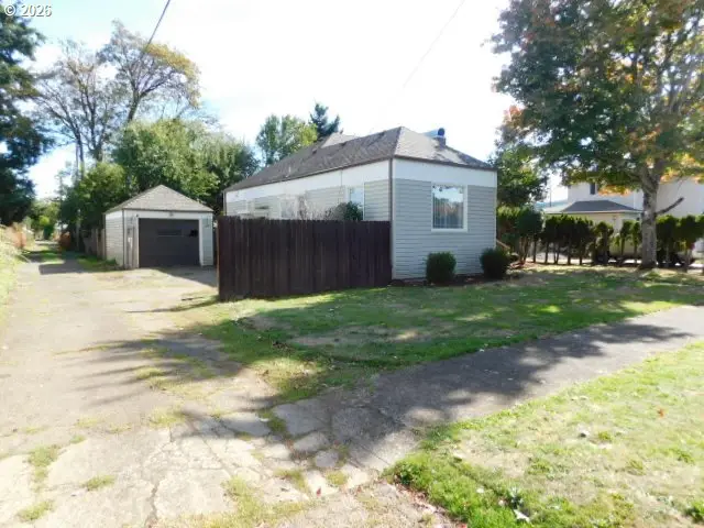 1162 SE Lyle St, Dallas, OR 97338 - #3