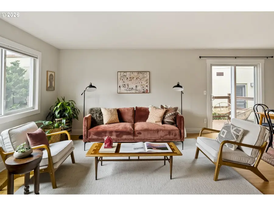 2301 SE Caruthers St #1, Portland, OR 97214 - Image #2