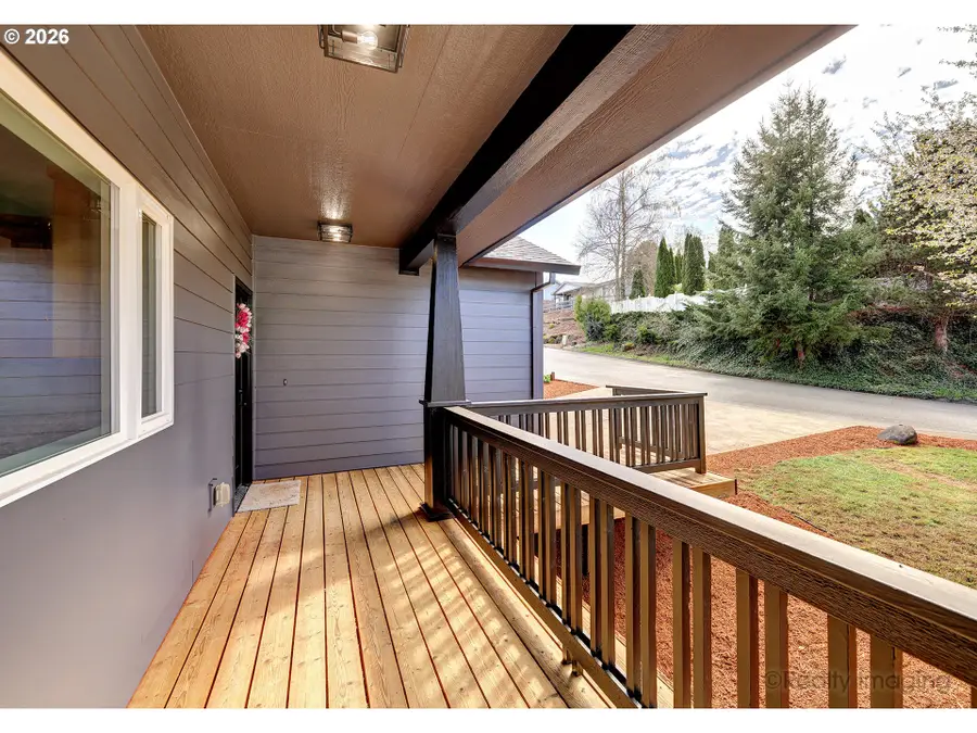 721 SE Forest Glen Rd, Estacada, OR 97023 - #2