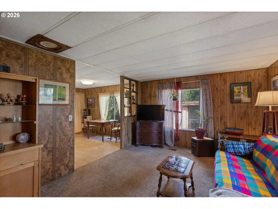 33986 Mobile Ln, Scappoose, OR 97056 - #2