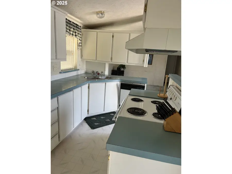 2801 SW Houtama Rd, Pendleton, OR 97801 - #3