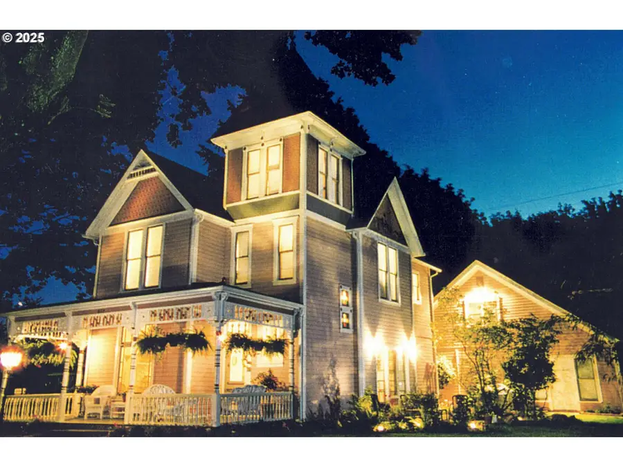 617 Juniper St, Junction City, OR 97448 - #2