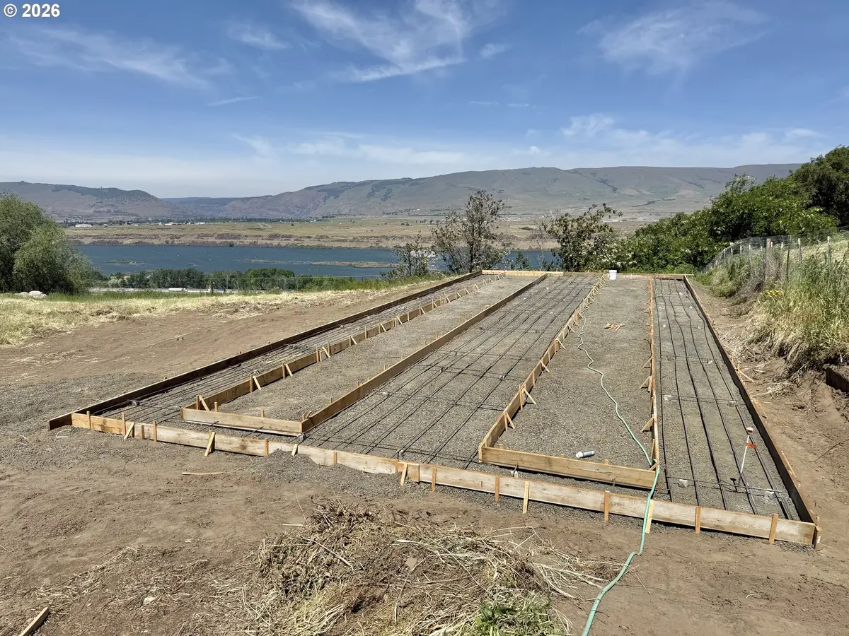 2743 E 9th St, The Dalles, OR 97058 - #1