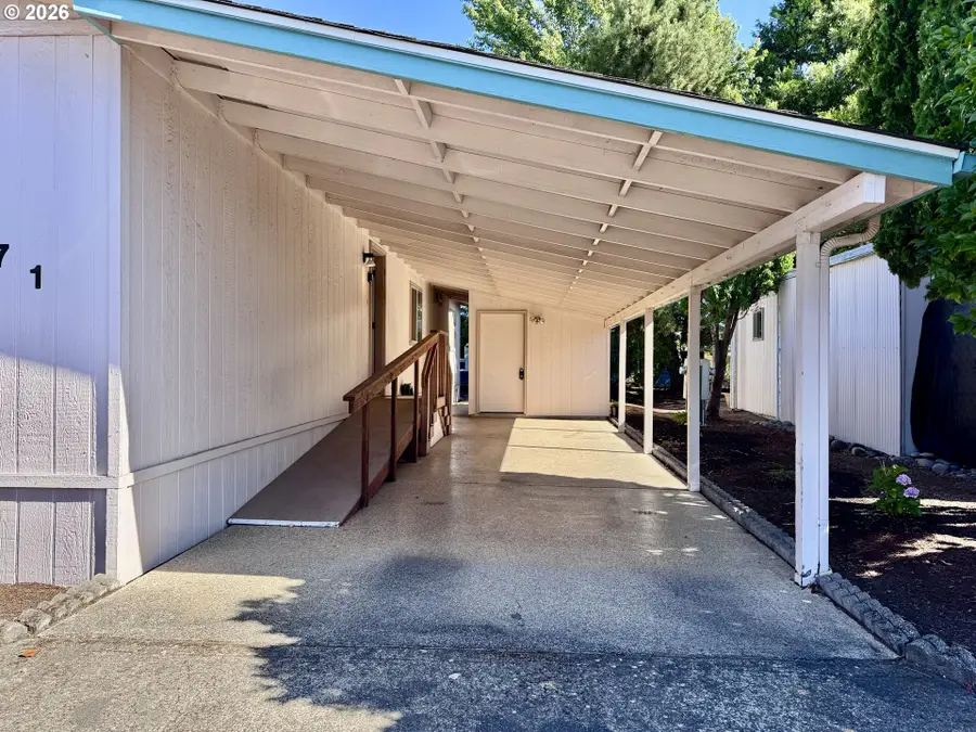 1800 Lakewood Ct #171, Eugene, OR 97402 - #2