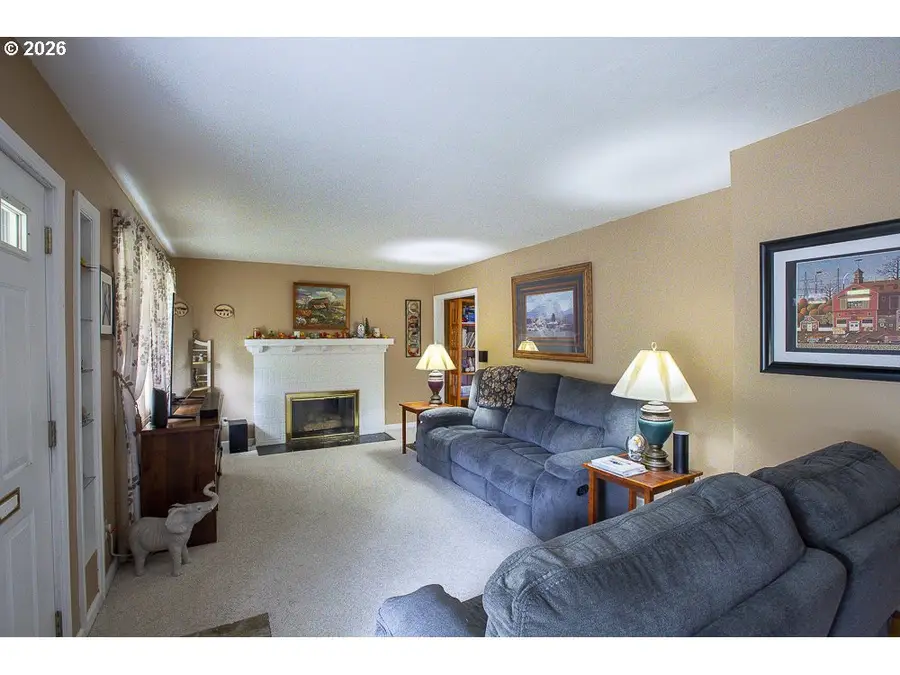907 4th St, La Grande, OR 97850 - #2