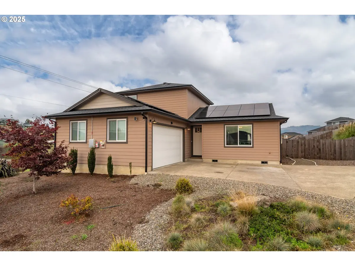 180 Brady Ln, Roseburg, OR 97471 - Image #1