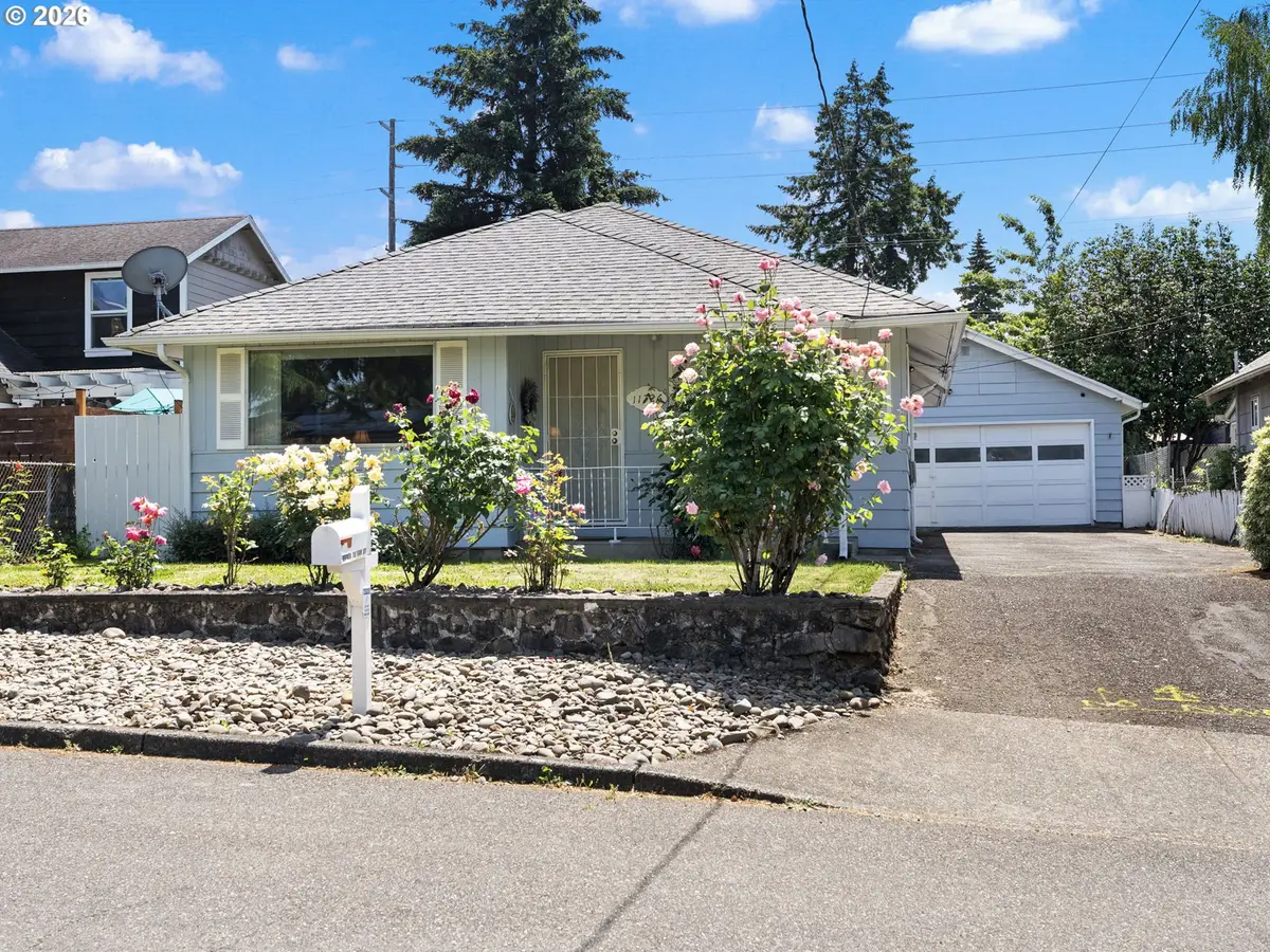 11726 SE Oak St, Portland, OR 97216 - #1