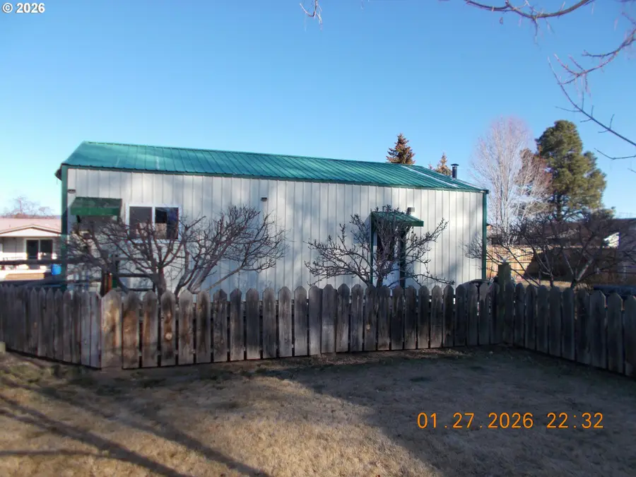931 S Mchaley Ave, Prairie City, OR 97869 - #3