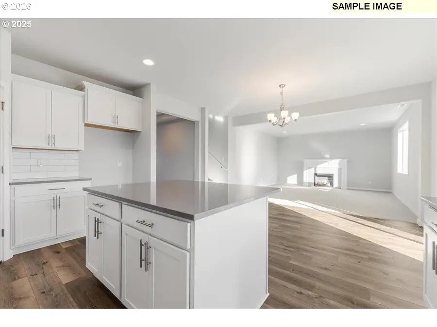 655 E Cleveland St, Carlton, OR 97111 - #3