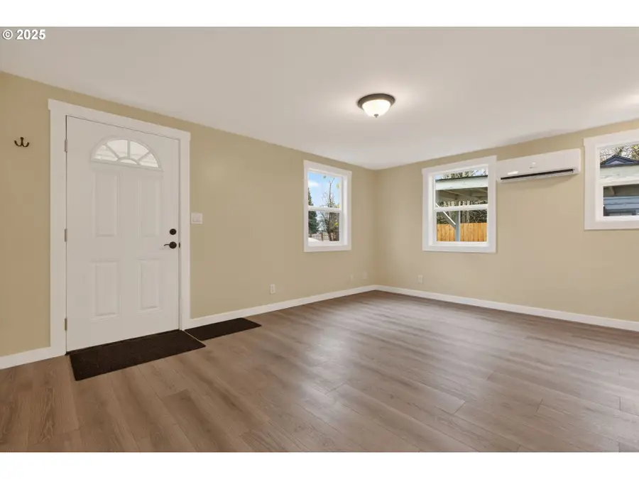 9403 NE Gertz Ct, Portland, OR 97211 - Image #3