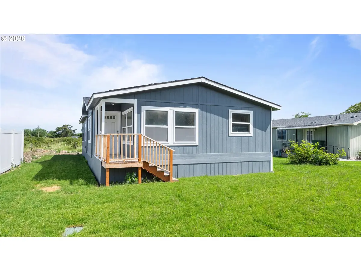 626 NW 4th Ave, Milton Freewater, OR 97862 - #1