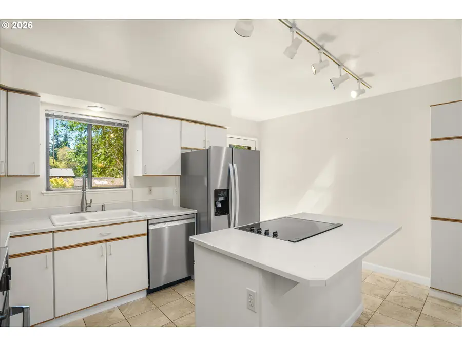 7480 SW Kimberly Ct, Beaverton, OR 97008 - #3