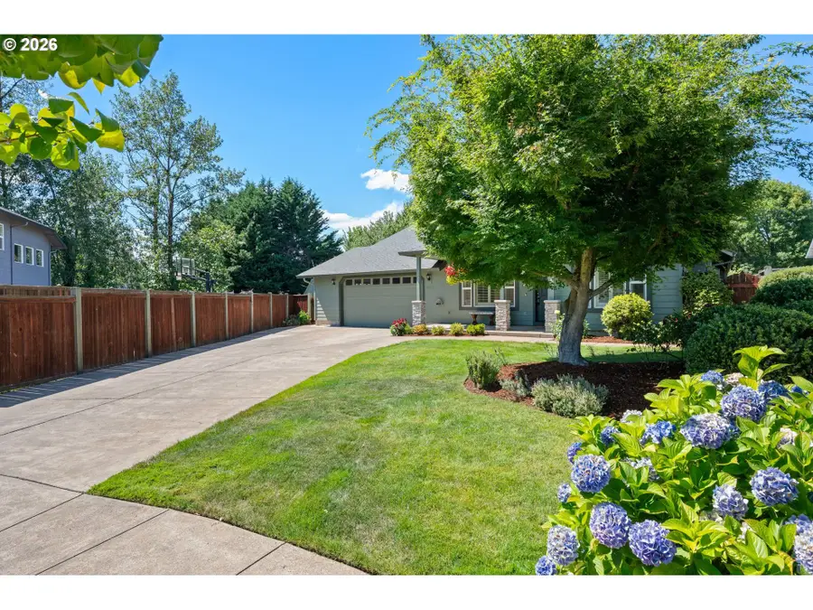 4168 Torrington Ave, Eugene, OR 97404 - #2