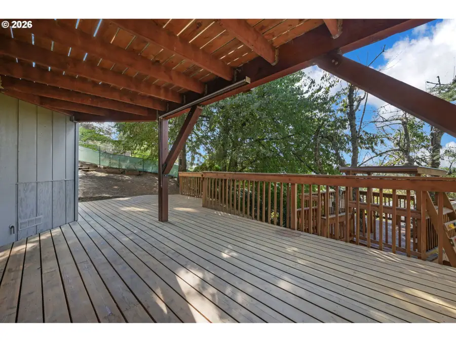 952 Summit Blvd, Springfield, OR 97477 - #3