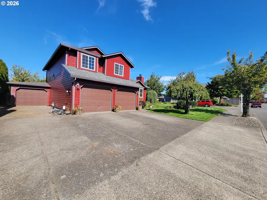 3229 SW 33rd St, Gresham, OR 97080 - #3