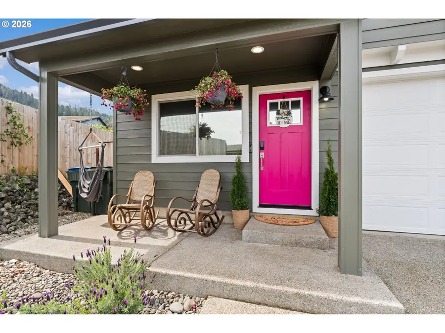 1552 W Thyme Dr, Roseburg, OR 97471 - #2