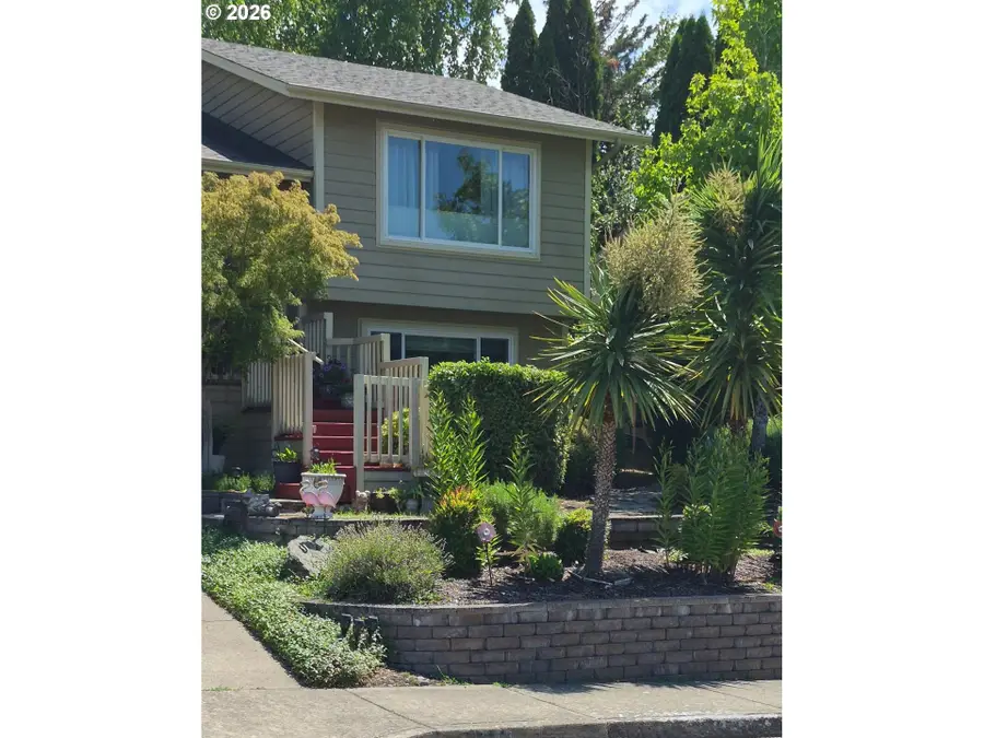 1343 NW Vallejo Dr, Roseburg, OR 97471 - #3