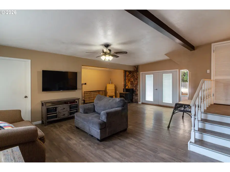 715 W Coe Ave, Stanfield, OR 97875 - #3
