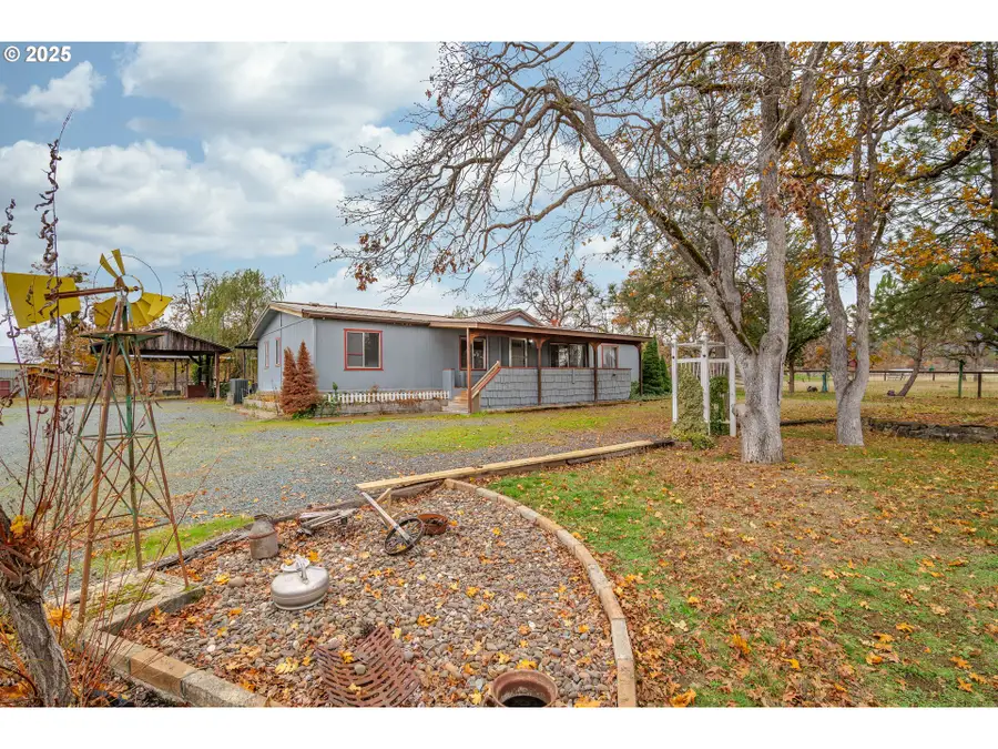5209 Beagle Rd, White City, OR 97503 - Image #3