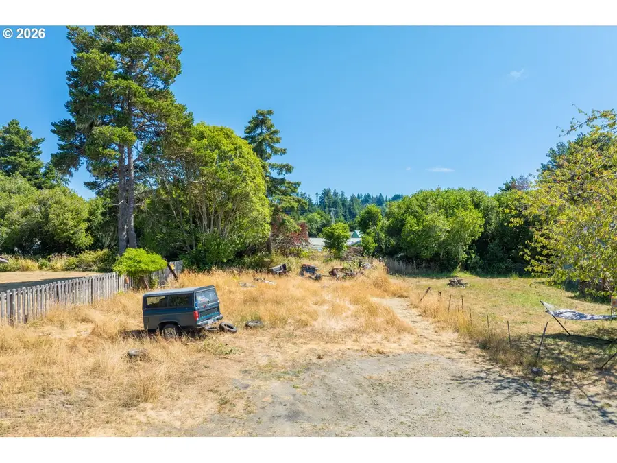245 Hall Ln, Lakeside, OR 97449 - #2