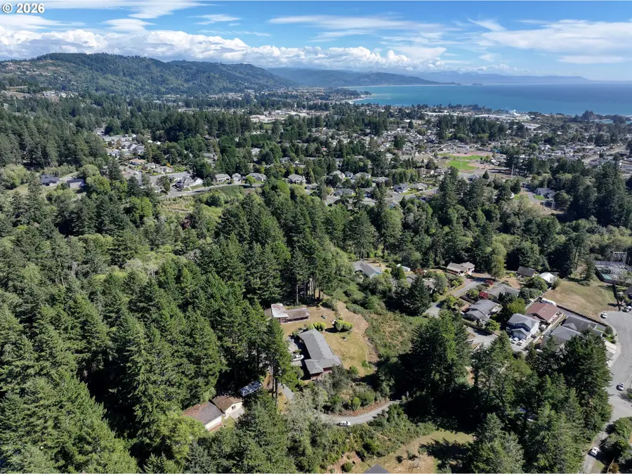 96951 Hampton Rd, Brookings, OR 97415 - #2