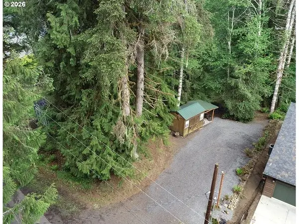 9857 Beach Dr, Birkenfeld, OR 97016