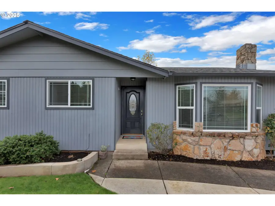 482 Laksonen Loop, Springfield, OR 97478 - Image #2