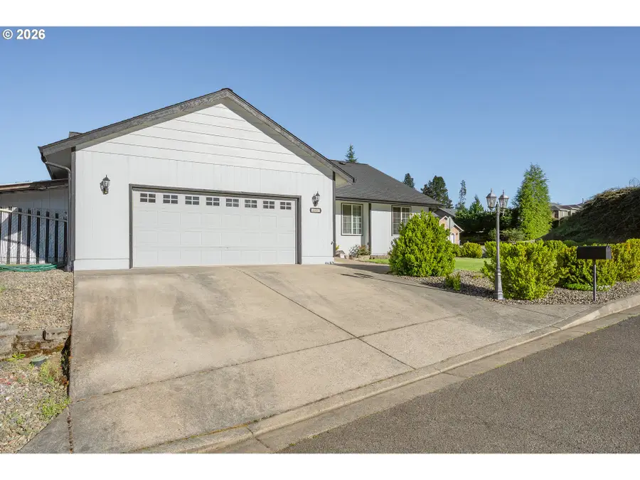 101 Pleasant View Loop, Roseburg, OR 97471 - #3