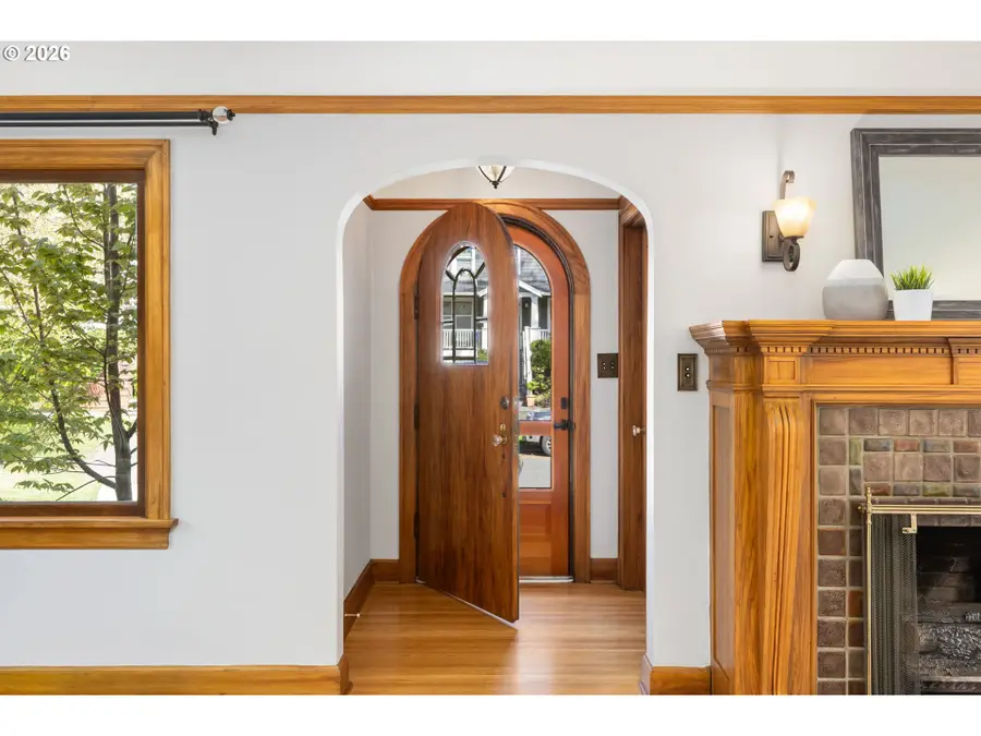 3826 NE Couch St, Portland, OR 97232 - #3