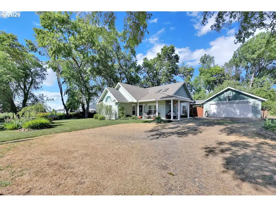1208 Linn Way, Brownsville, OR 97327 - #2