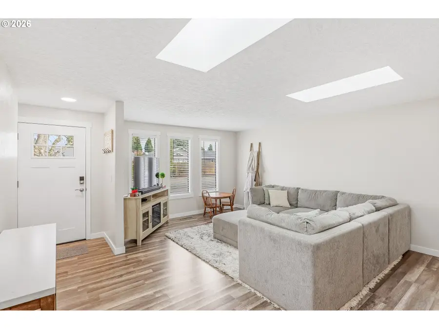 2150 NE Poynter St, Hillsboro, OR 97124 - #3