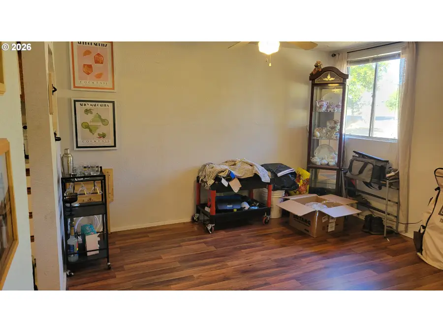 261 SE Darrell Ave, Winston, OR 97496 - #3