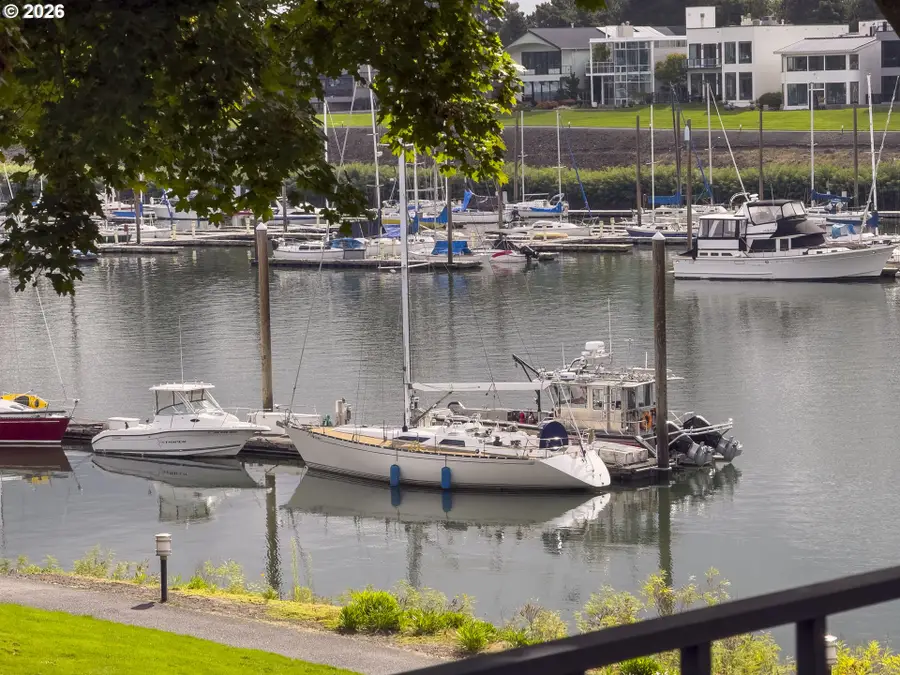 230 N Hayden Bay Dr, Portland, OR 97217 - #2