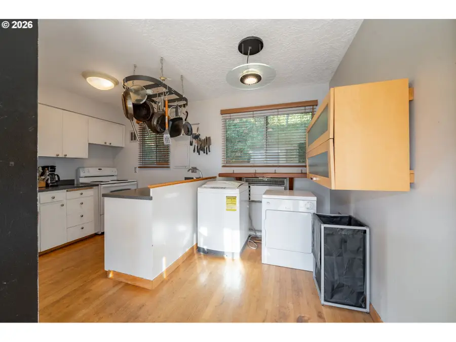 847 SW Broadway Dr #32, Portland, OR 97201 - #3