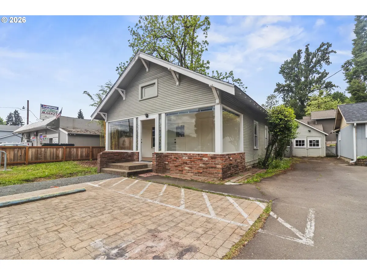 647 N 9th St, Cottage Grove, OR 97424 - #1