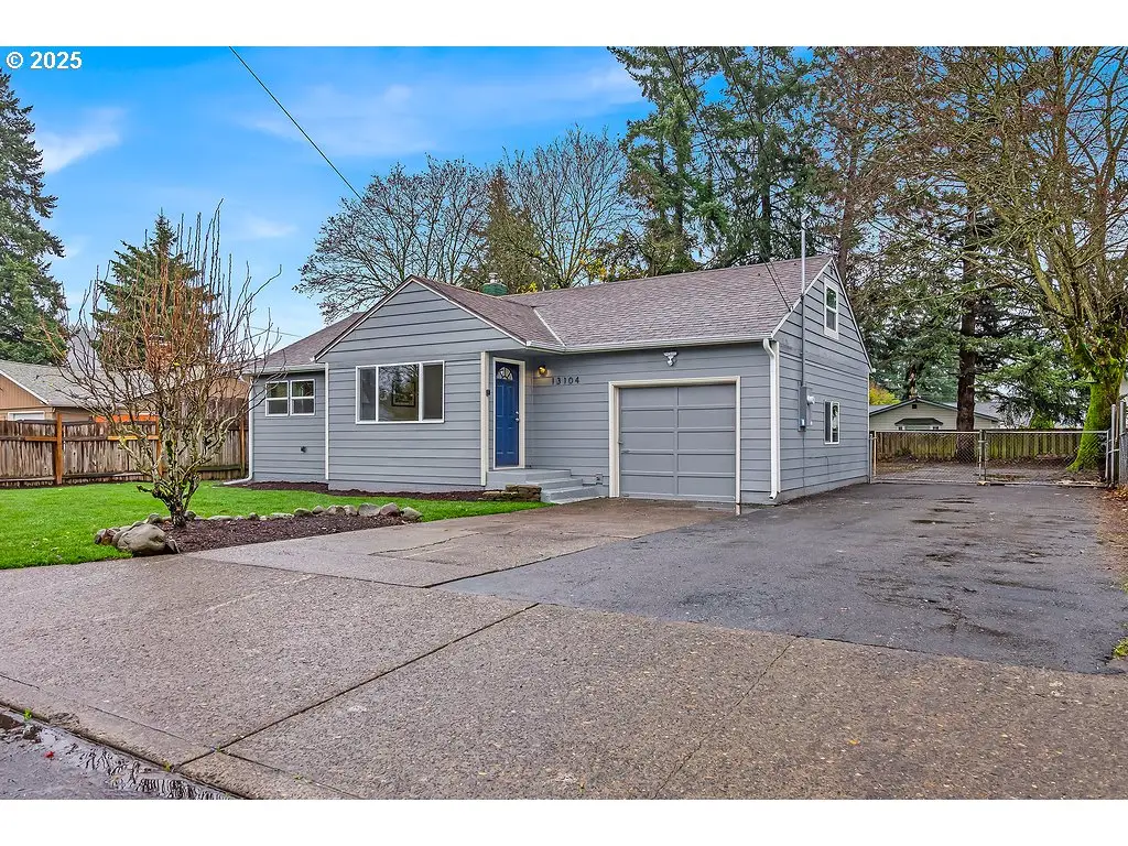 13104 SE Center St, Portland, OR 97236 - Image #1