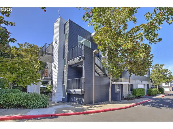 602 S Nevada St #D, Portland, OR 97219