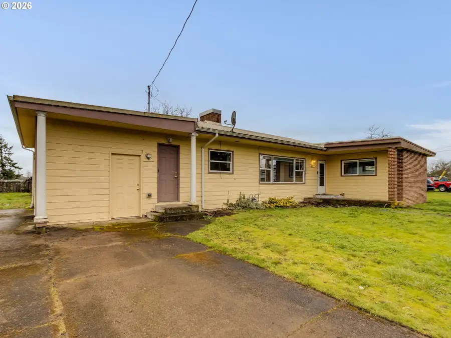 412 SE Grant St, Sheridan, OR 97378 - #2