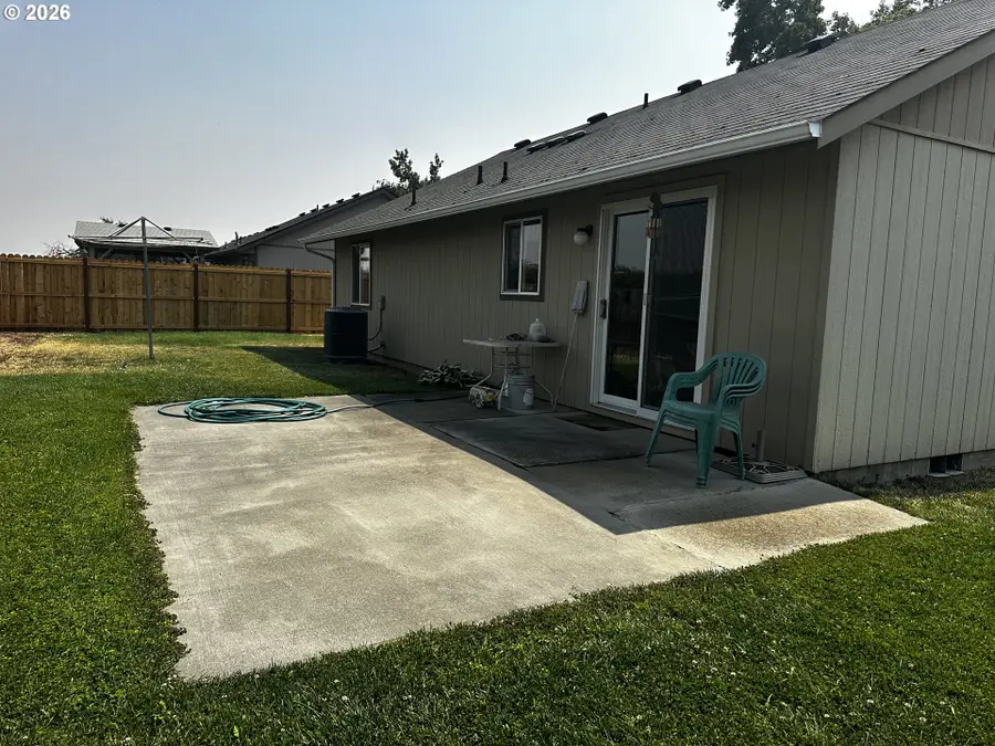 125 NE 15th Ave, Milton Freewater, OR 97862 - #2